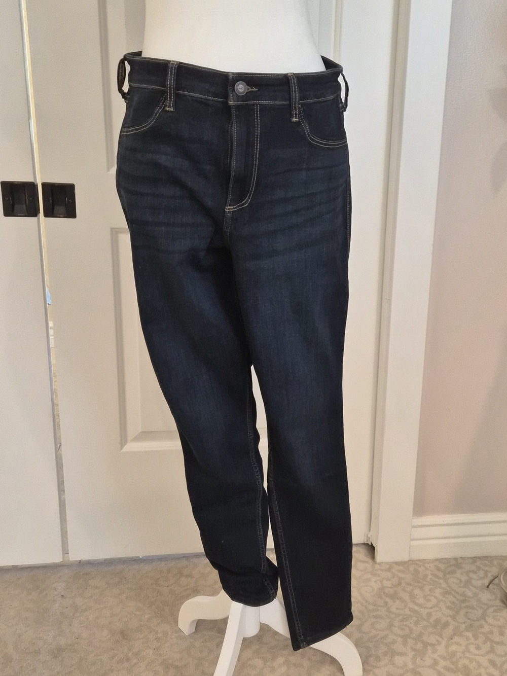 Hollister Women's Curvy Dark Indigo Legging Jeans